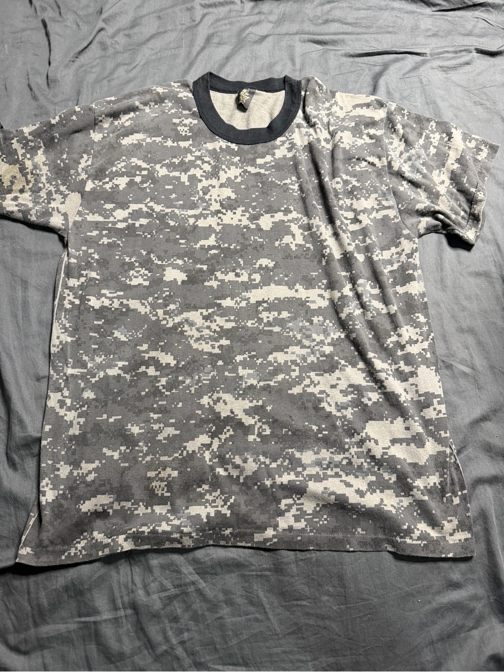 Men's Short-Sleeve Digital Camo Tee - Gray/Black